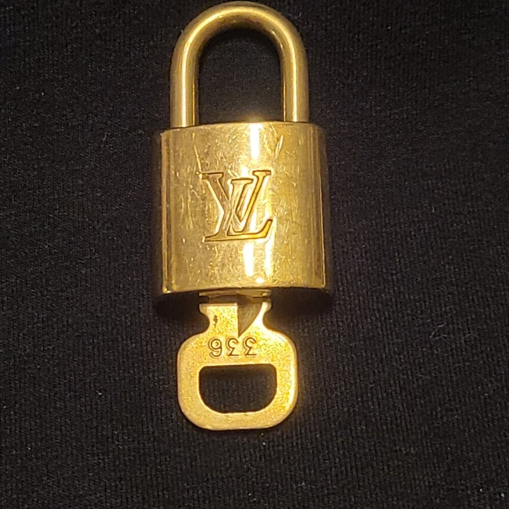 LV Lock & Key set #336